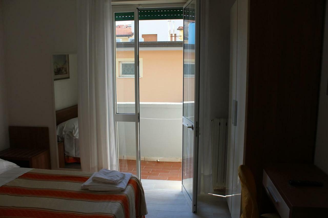 Hotel Derna Viareggio Exteriér fotografie